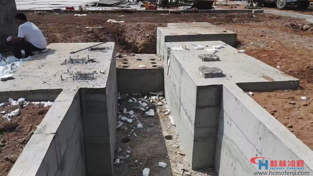 客戶現(xiàn)場磨粉機地基已經(jīng)建好 客戶現(xiàn)場磨粉機地基已經(jīng)建好