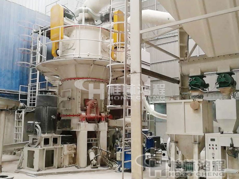 鑄造級膨潤土立式磨粉機(jī)生產(chǎn)線 鑄造級膨潤土立式磨粉機(jī)生產(chǎn)線客戶現(xiàn)場