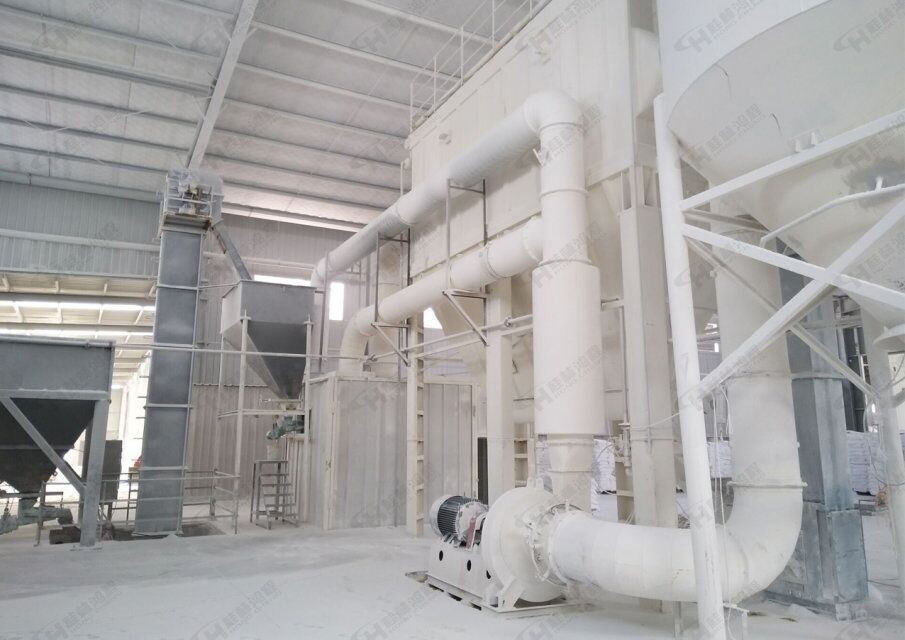 高鈣石打粉設(shè)備配置三:HCH780超細(xì)環(huán)輥磨粉機(jī) 打頁巖粉的機(jī)器配置三:HCH780超細(xì)環(huán)輥磨粉機(jī)