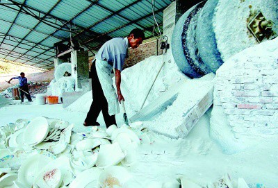 變廢為寶陶瓷廢渣“回流”生產(chǎn)線 變廢為寶陶瓷廢渣“回流”生產(chǎn)線